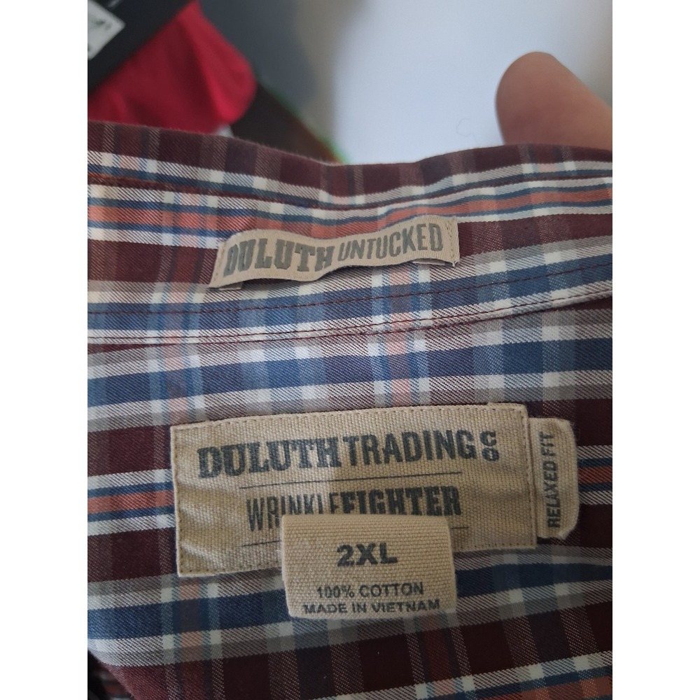 Rugged Duluth Trading Co Button Down Shirt Mens 2XL Burgundy Plaid Untucked Fit - Picture 4 of 8